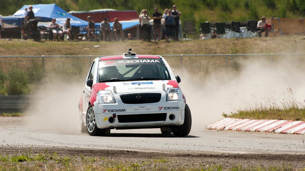 Frank Nielsen og Per Brodersen havde god fart i den rød-hvide Citroén C2R2 Max på Korskrobanen
(Foto: ralllypics.dk – Viggo Johansen)